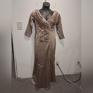 Tadashi Size 16 Champagne Colored Formal Dress Small FLAWS